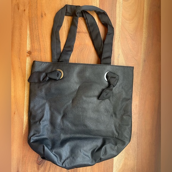 Vera Wang Leather, Jeweled Shoulder bag NWOT - Picture 3 of 9